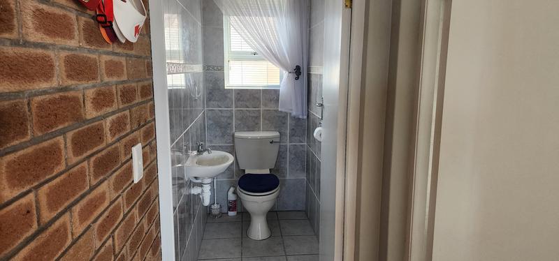 3 Bedroom Property for Sale in Kleinbaai Western Cape